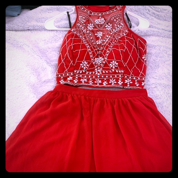 Short red two piece dress with beading - Picture 1 of 7